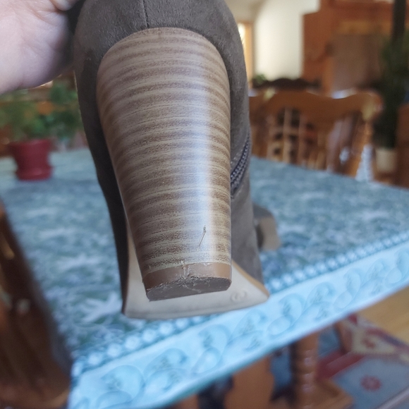 Old Navy suede boots size 9 - Picture 9 of 12